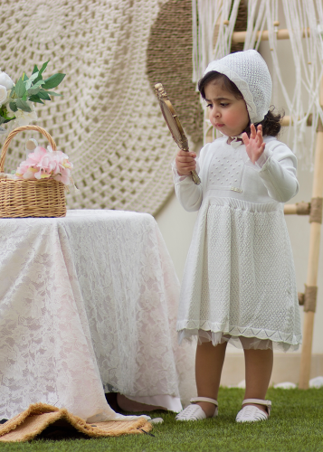 فستان اوف وايت بتصميم اسباني راقي