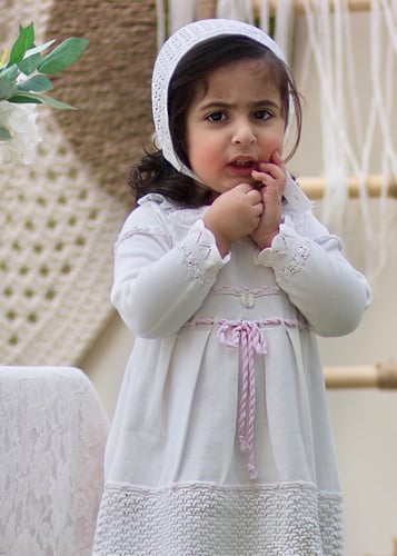 فسنان اوف وايت بتصميم اسباني راقي