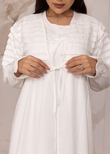 روب استقبال اوف وايت بقصه انيقة 3 قطع