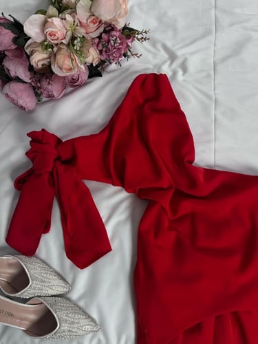 فستان احمر باربي