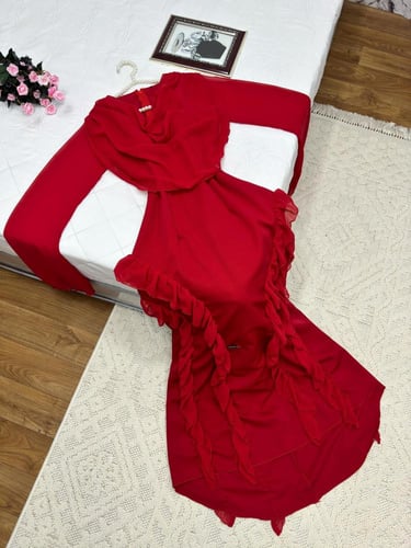 فستان المناسبات لون احمر