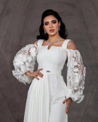 فستان العيد كريب استرتش لون اييض