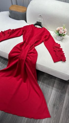 فستان العيد باربي لون احمر