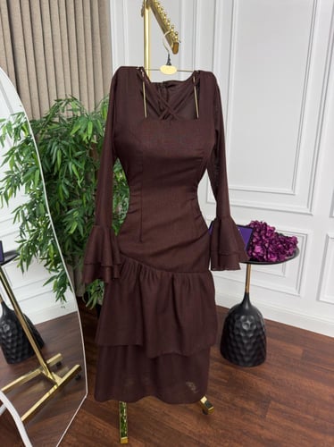 فستان العيد بني