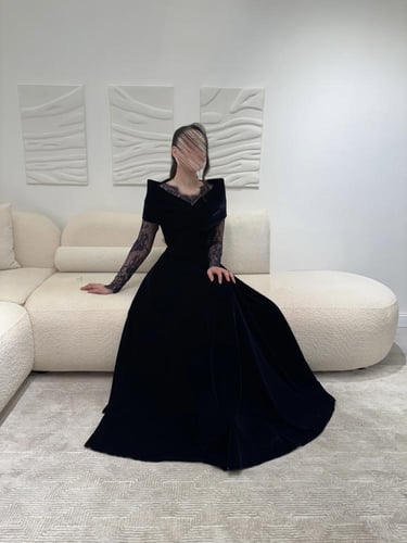 فستان مخمل اكمام دانتيل