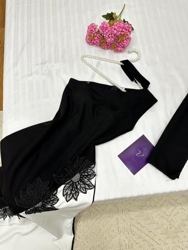 فستان باربي لون اسود