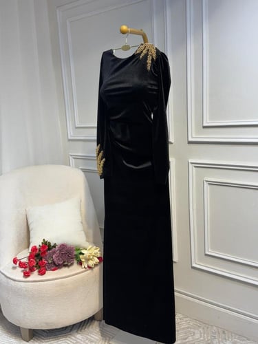 فستان مخمل كوري اسود