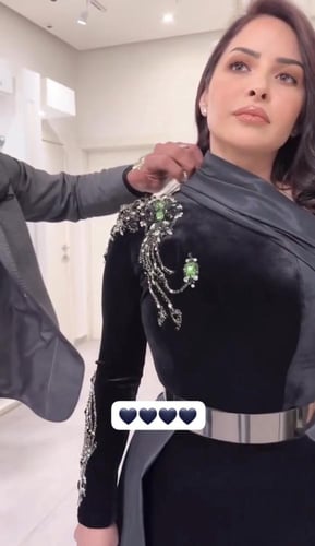 فستان مخمل اسود