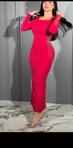 فستان باربي لون احمر