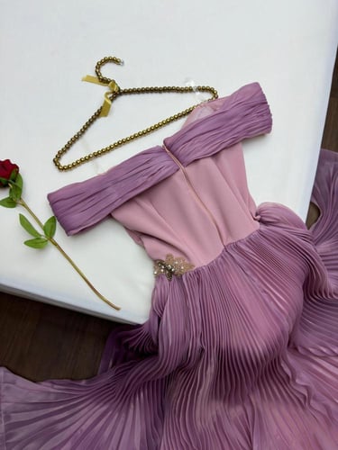 فستان كريب استرتش لون وردي