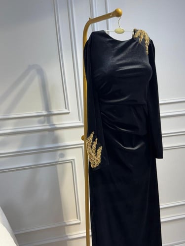 فستان مخمل كوري اسود