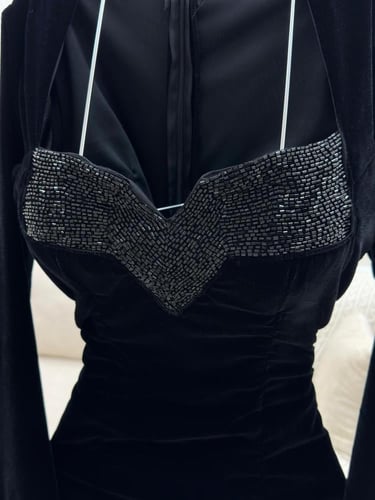 فستان مخمل اسود