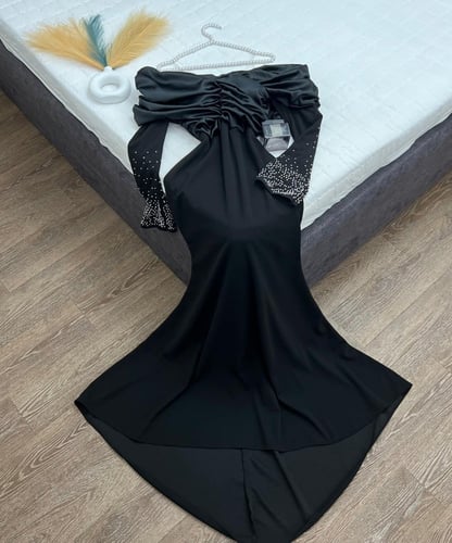 فستان كريب كرستال لون اسود