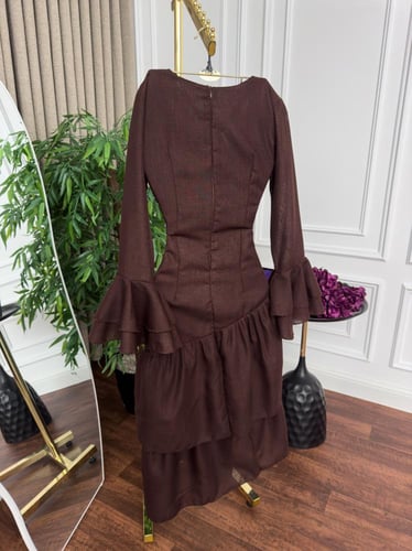 فستان العيد بني