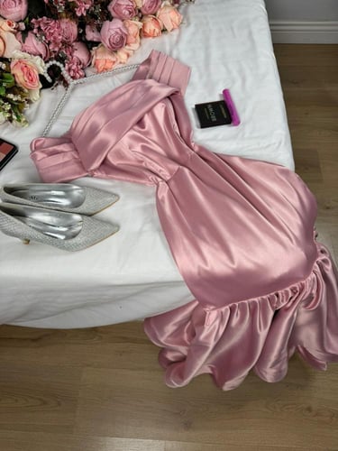 فستان تفته لون لحمي