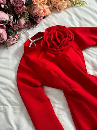 فستان باربي لون احمر