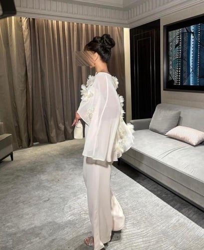 جمبسوت العيد لون ابيض