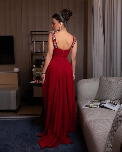 فستان العيد لون احمر