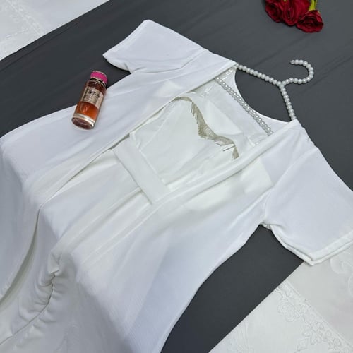 فستان ابيض قماش بحرين لون ابيض