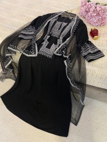 فستان العيد لون اسود