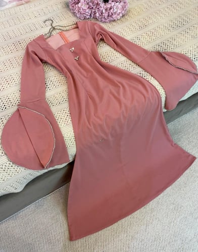 فستان كريب استرتش لون وردي