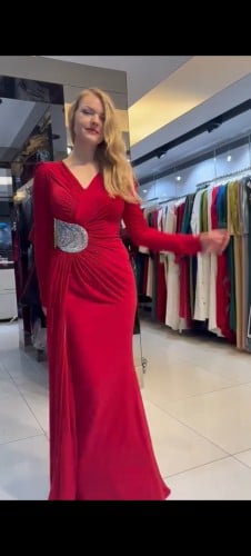 فستان احمر خامه كرستال تطريز يدوي