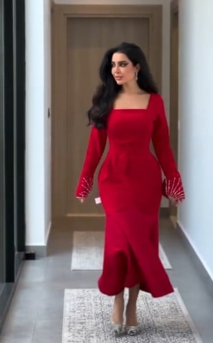 فستان احمر خامه لكرا