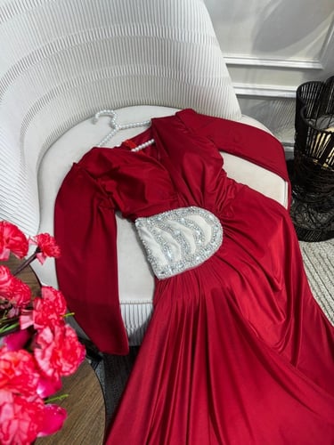 فستان احمر خامه كرستال تطريز يدوي