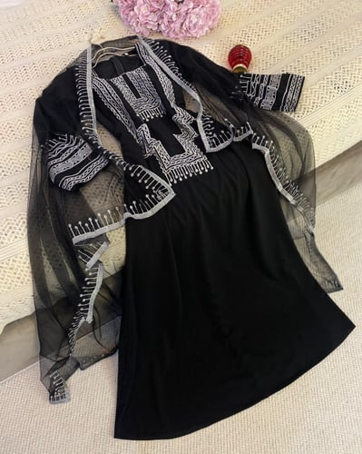 فستان العيد لون اسود