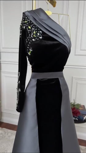 فستان مخمل اسود