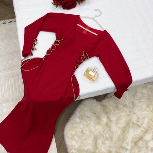 فستان باربي لون احمر