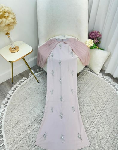 فستان خامة لكرا لون لحمي