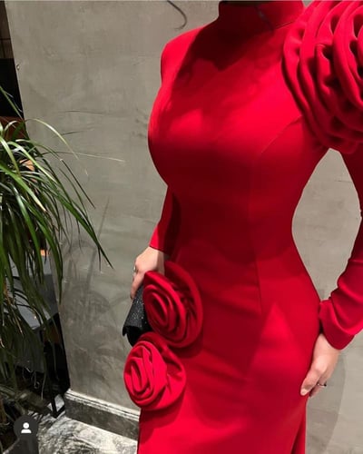 فستان باربي لون احمر