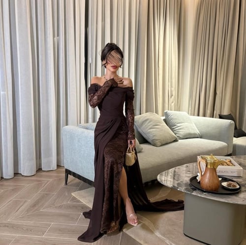 فستان بني تفته