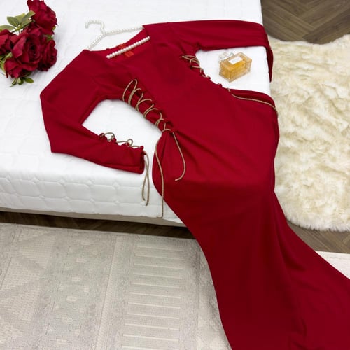 فستان باربي لون احمر