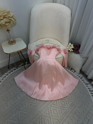 فستان ميكادو لون وردي