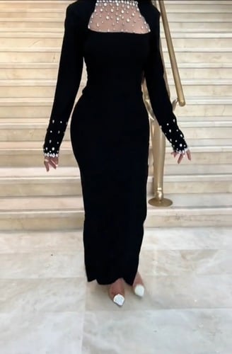 فستان كريب تطريز اسود