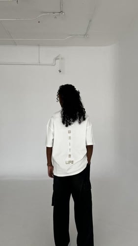 White T-shirt over size