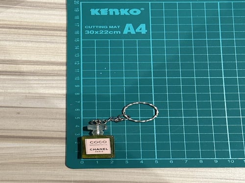 ميداليه عطر كوكو شانيل