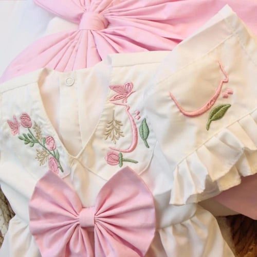 طقم مدس الفيونكة مع التطريز على الياقة والمدس