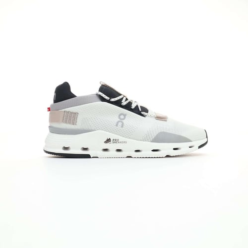 On Cloudnova White Sand Shose