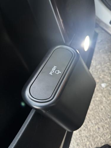 سلة مهملات السياره