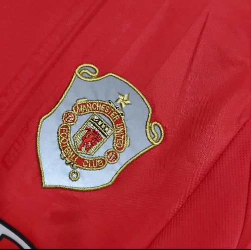 تيشرت مانشستر يونايتد نسخة نهائي الأبطال 1999/2000