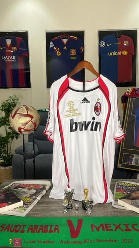 تيشرت ميلان نسخة نهائي الأبطال 2006/2007 ( كاكا 22...