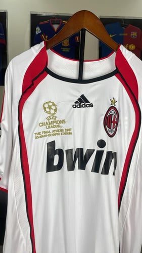تيشرت ميلان نسخة نهائي الأبطال 2006/2007 ( كاكا 22...
