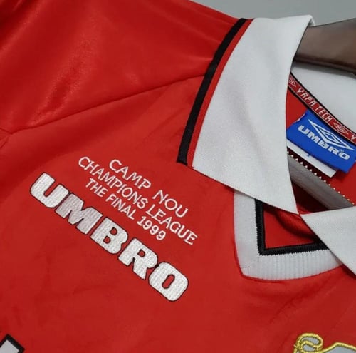 تيشرت مانشستر يونايتد نسخة نهائي الأبطال 1999/2000