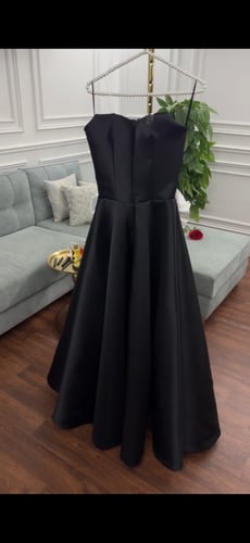 فستان اسود