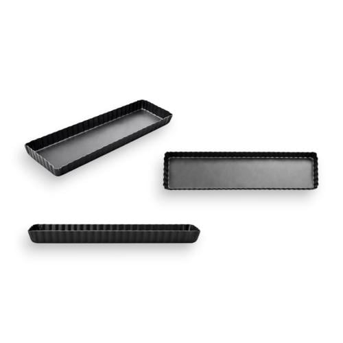 Rectangular tart mold 35x11 centimeters with a movable base