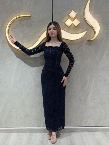 فستان ميار | دانتيل كحلي طويل بأكمام طويلة