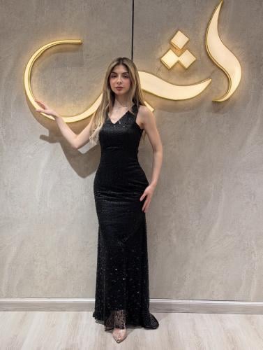 فستان عواطف | تطريز كرستال وخرز على تول اسود